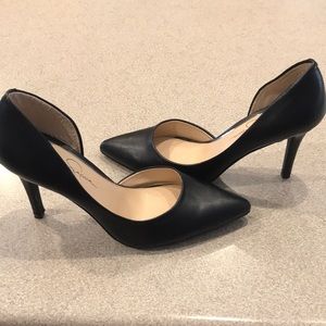 Jessica Simpson classic black heels
